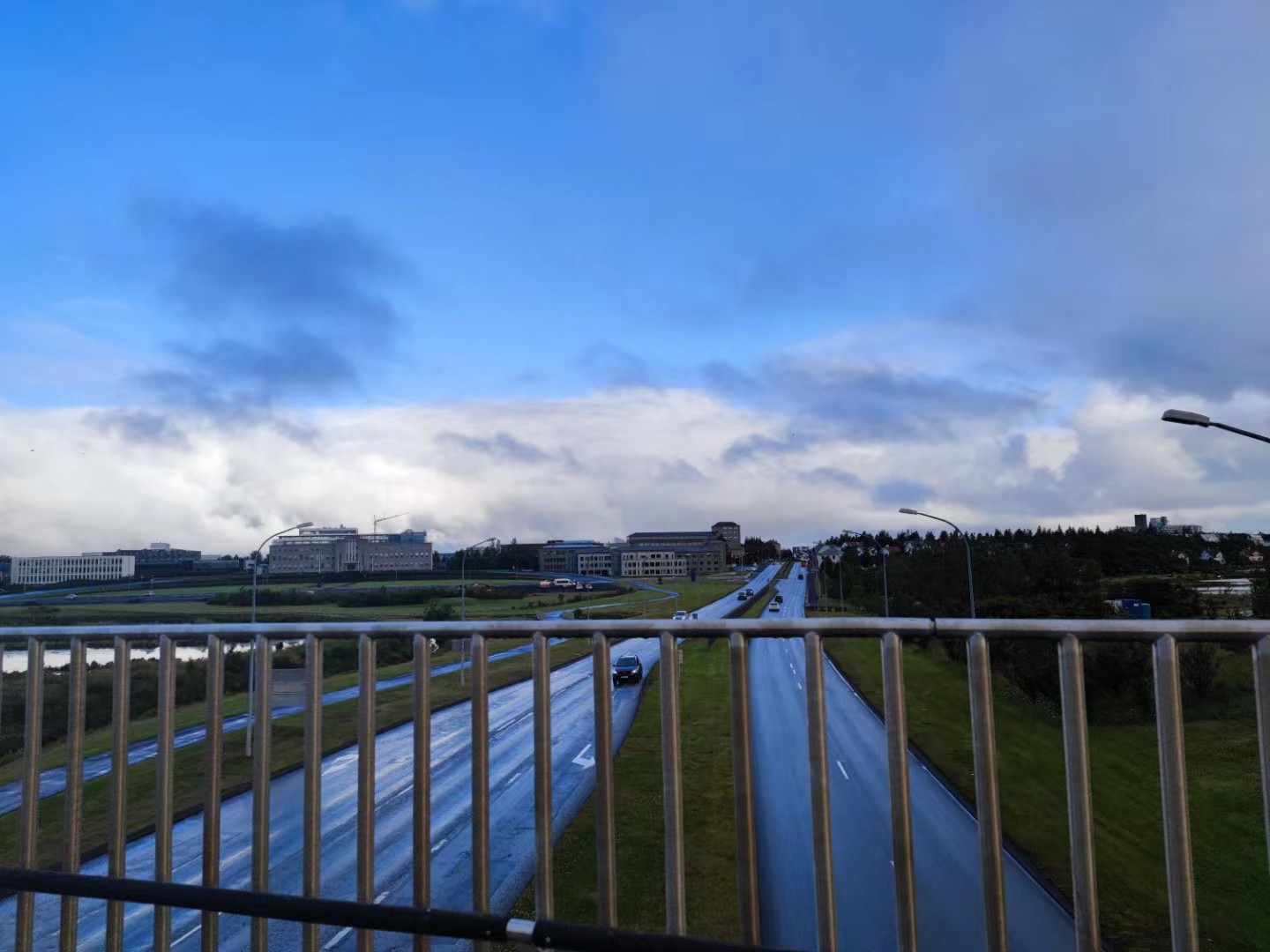 住宿到冰岛大学的路上